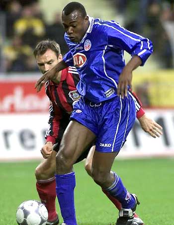 队提供了关 队提供了关